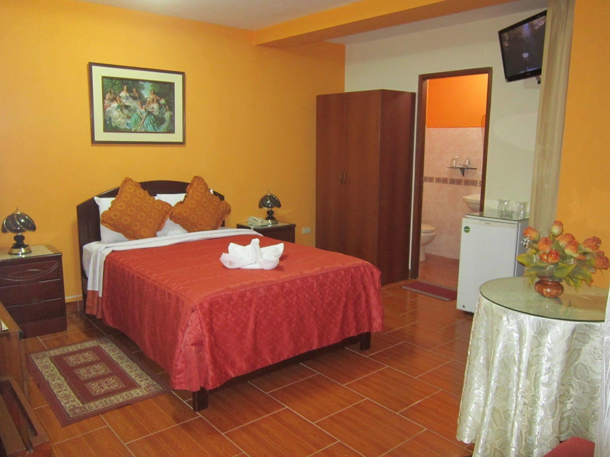 Hotel Suite Plaza Trujillo Exterior foto
