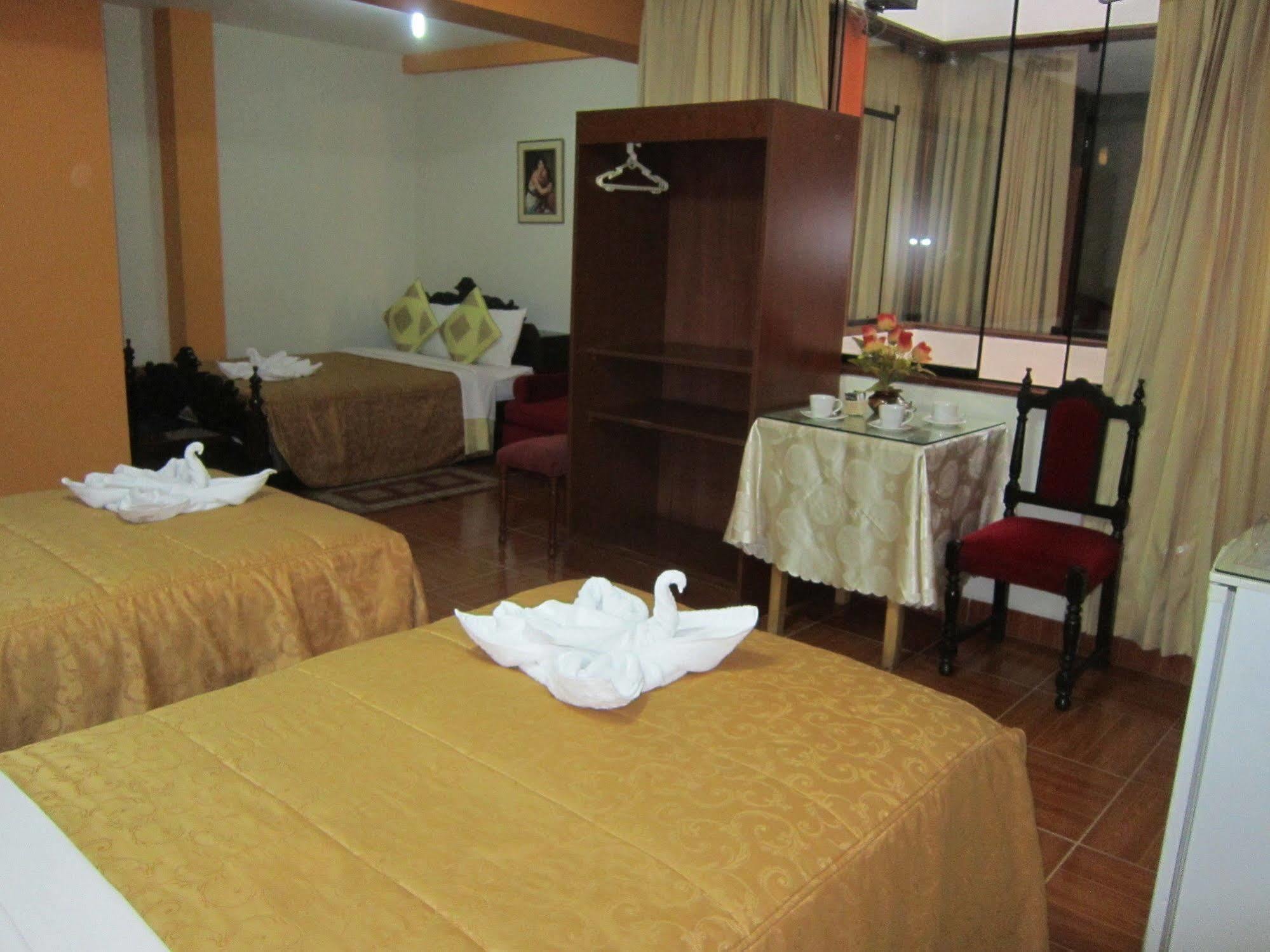 Hotel Suite Plaza Trujillo Exterior foto