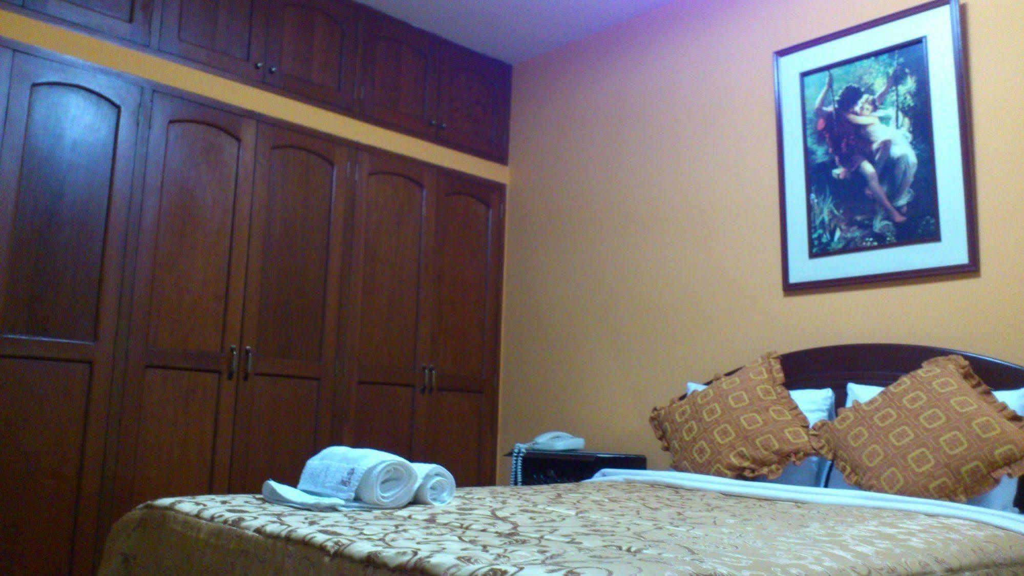 Hotel Suite Plaza Trujillo Exterior foto